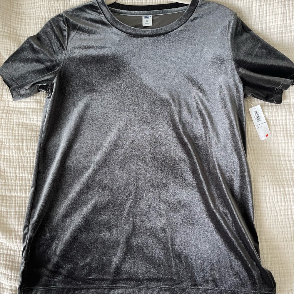 Grey velvet oversized T from old navy. Brand new with tags size XS